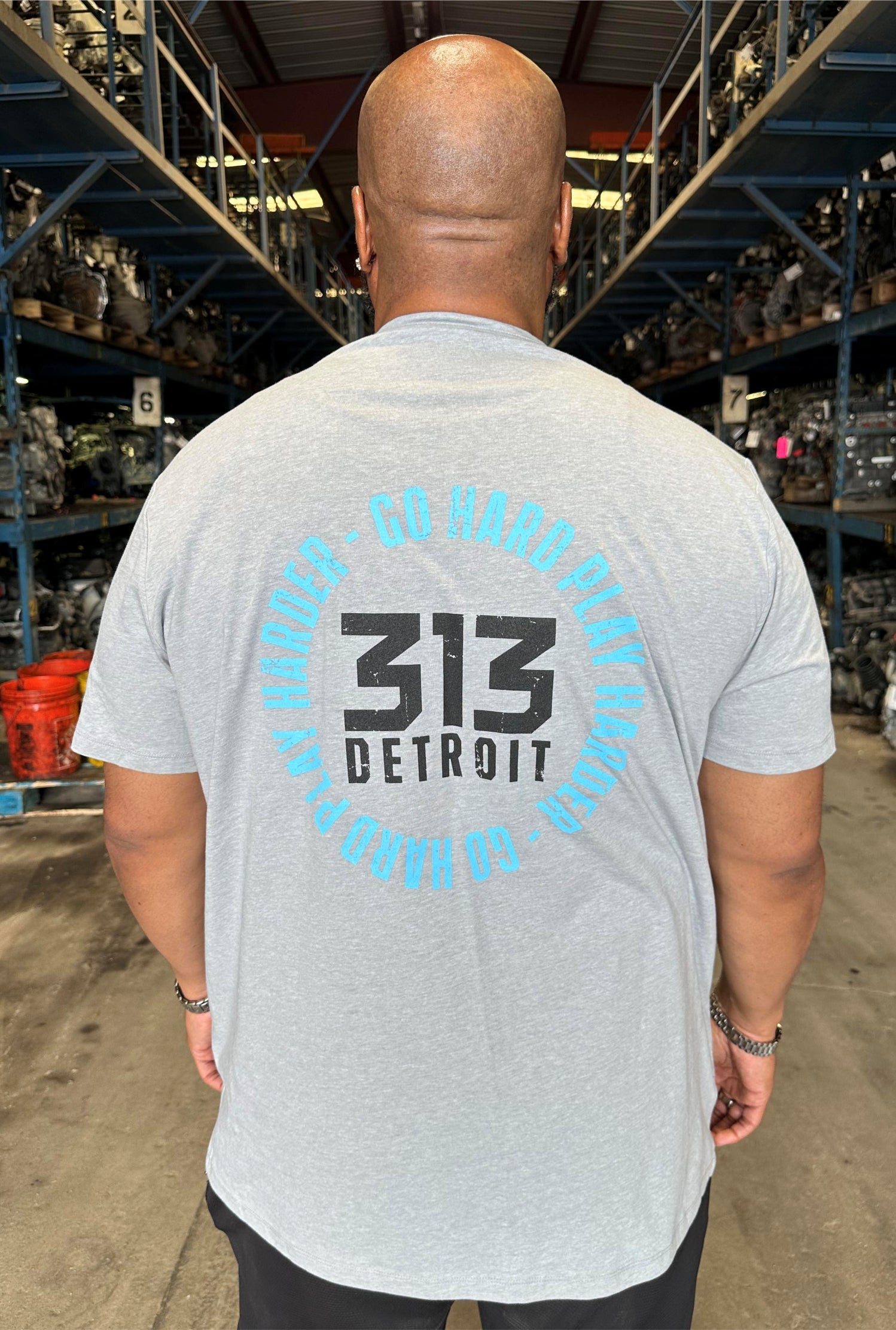 Detroit Life Go Hard Play Harder T Shirt L / Rain Gray/Blue/Black